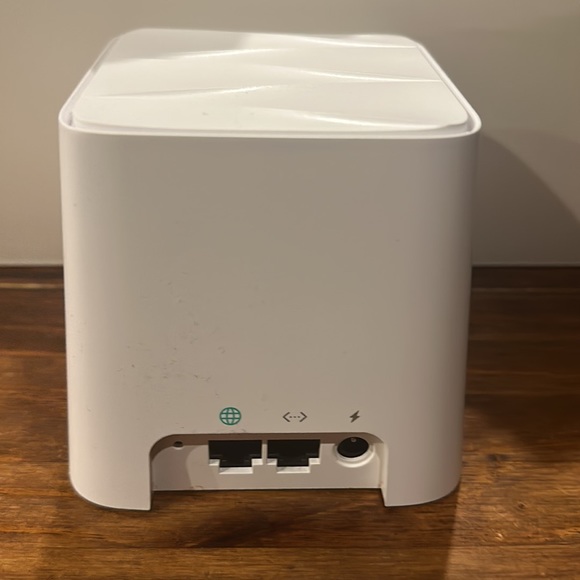 Meshforce Whole Home Mesh Wi-Fi System (Model M1) - Picture 3 of 6